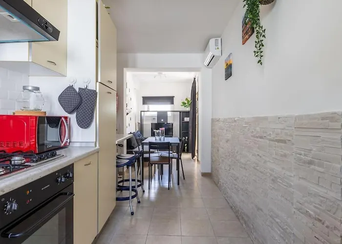 Casa Gemelli - Metro per il centro di Roma -